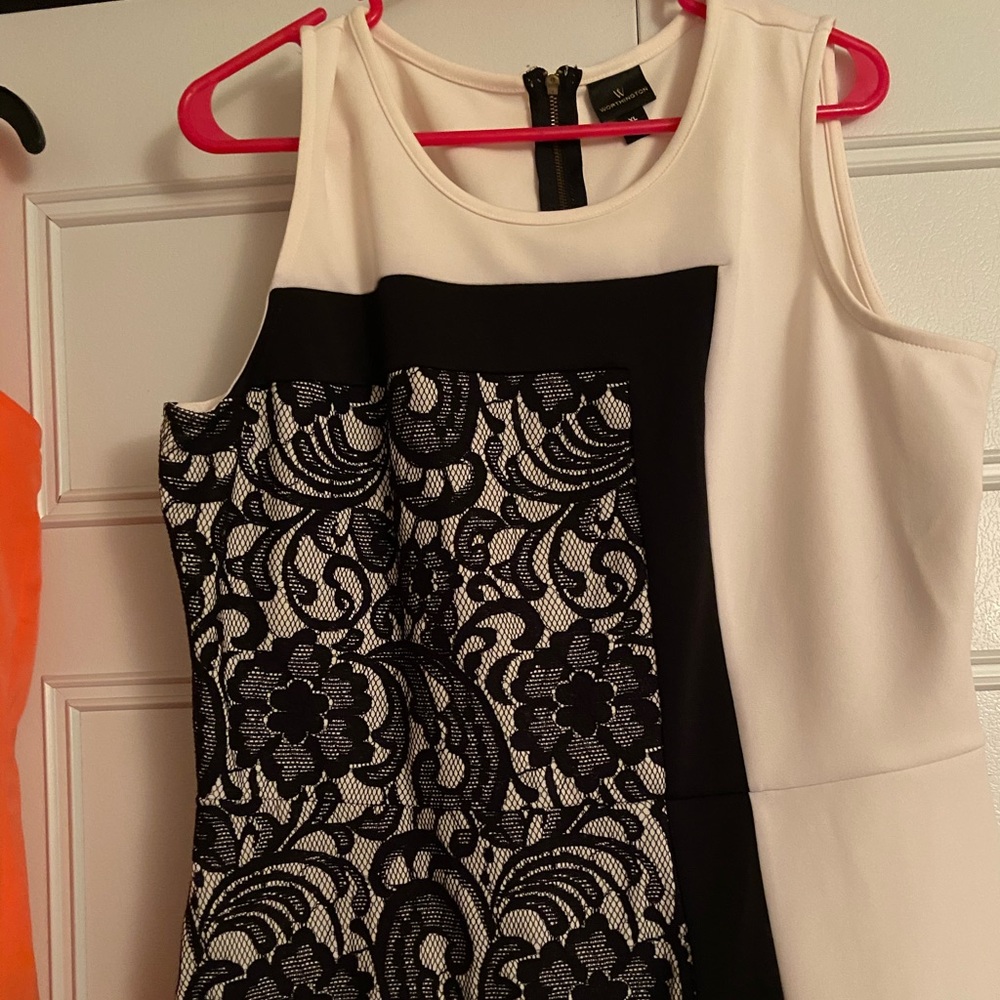Worthington Black Na White blouse